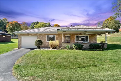 10 Carries Dr, Burgettstown, PA 15021