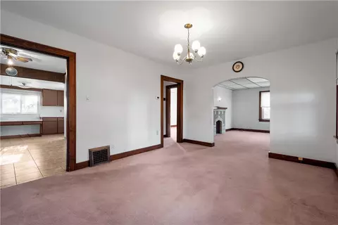 Living - 22 Coraopolis Rd, Coraopolis, PA 15108 photo 4 of 5