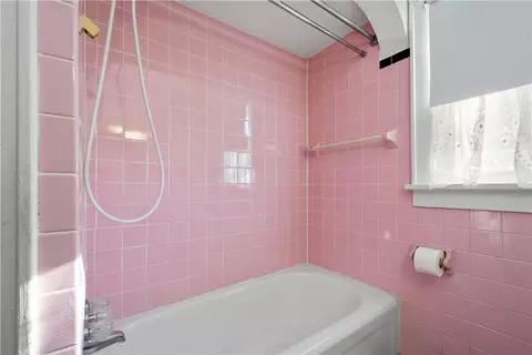 Bath - 22 Coraopolis Rd, Coraopolis, PA 15108 photo 2 of 2