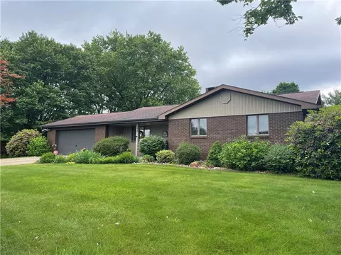 207 Mary Ln, Jeannette, PA 15644