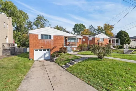 216 Maxwell St, Pittsburgh, PA 15205