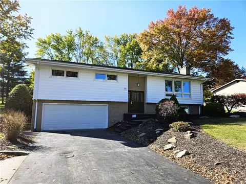 2656 Shelly Dr, Indiana, PA 15701