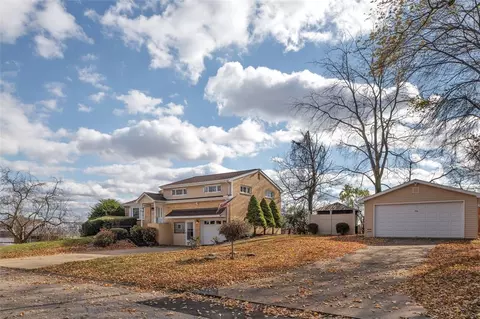 327 Holly Hill Dr, Pittsburgh, PA 15237