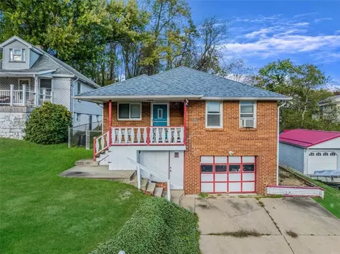 414 Cherry Ave, Houston, PA 15342
