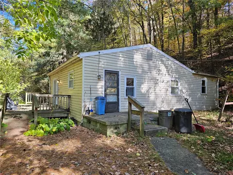 215 Bologne Vly, Beaver Falls, PA 15010