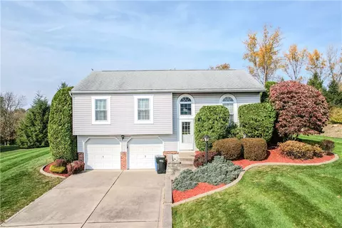 1131 Aerie Dr, North Huntingdon, PA 15642