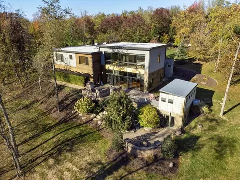 30 Virginia Ln, Canonsburg, PA 15317