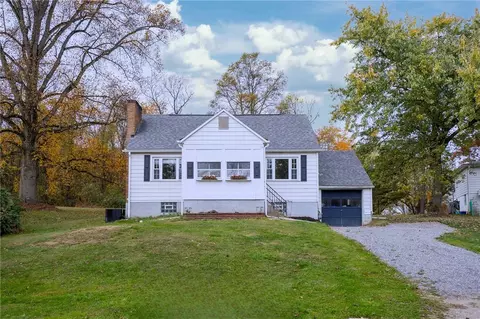21 N Poplar Dr, Clinton, PA 15026