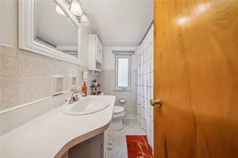 Bath - 32 Corbett Ave, Irwin, PA 15642 photo 1 of 1