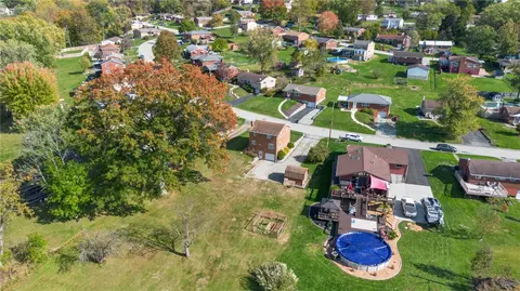 View/Area - 32 Corbett Ave, Irwin, PA 15642 photo 2 of 6
