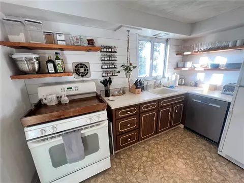 Kitchen - 32 Corbett Ave, Irwin, PA 15642 photo 4 of 6