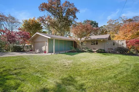 Exterior - 2380 Willow Dr, North Huntingdon, PA 15642 photo 2 of 18