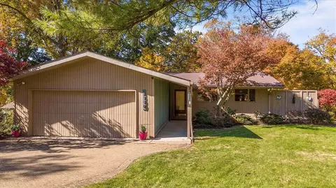 2380 Willow Dr, North Huntingdon, PA 15642