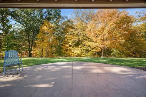 Exterior - 2380 Willow Dr, North Huntingdon, PA 15642 photo 16 of 18