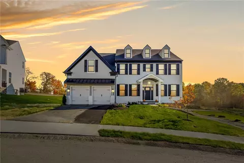 214 Creekside Dr, Oakdale, PA 15071