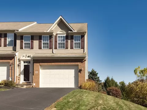 200 Maple Ridge Dr, Canonsburg, PA 15317