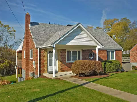 421 Kathy Lynn Dr, Pittsburgh, PA 15239