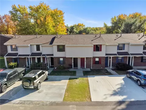 405 Brookside Ct, Seven Fields, PA 16046 photo 3