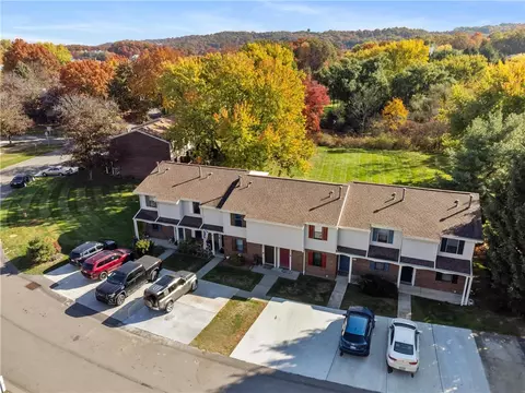 405 Brookside Ct, Seven Fields, PA 16046 photo 2