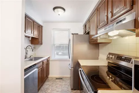 405 Brookside Ct, Seven Fields, PA 16046 photo 18