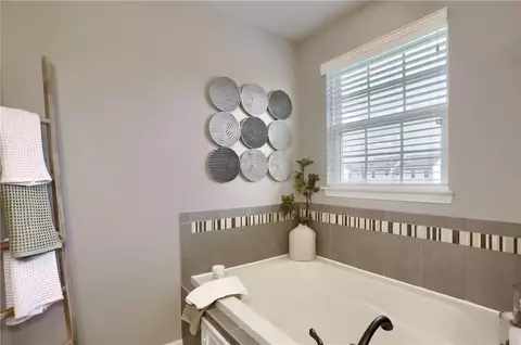 Bath - 1204 Pointe View Dr, Mars, PA 16046 photo 4 of 6