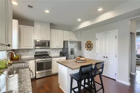Kitchen - 1204 Pointe View Dr, Mars, PA 16046 photo 2 of 3