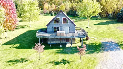 1119 Turkey Hill Rd, Wampum, PA 16157