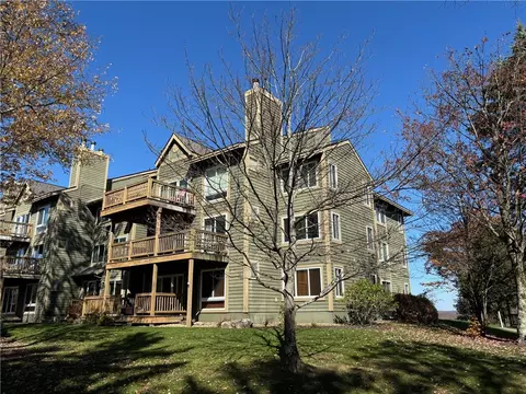 5330 Summit Dr, Hidden Valley, PA 15502