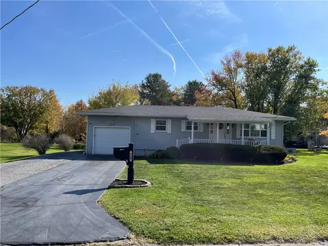 319 S Pine St, Carmichaels, PA 15320