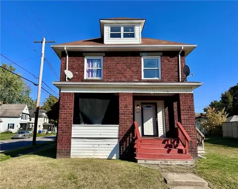 247 Cedar Ave, Sharon, PA 16146