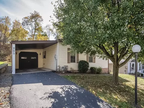 205 Meadow Ln, Murrysville, PA 15668