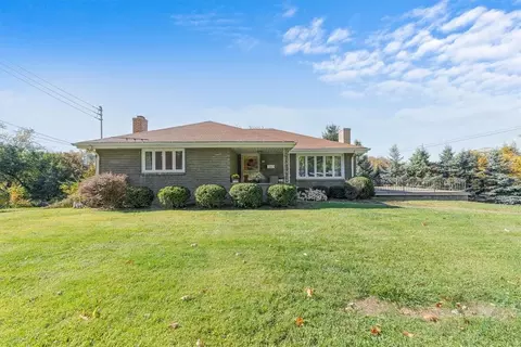 909 Lynda Ln, North Versailles, PA 15137