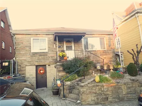 34 Frank St, Uniontown, PA 15401