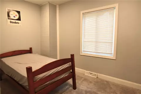 Bedroom - 314 Longfellow, Vandergrift, PA 15690 photo 4 of 4