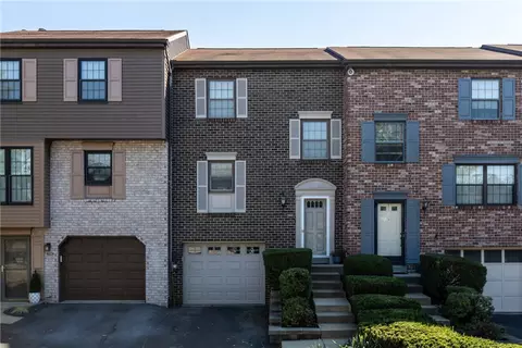 7342 Beacon Hill Dr, Pittsburgh, PA 15221