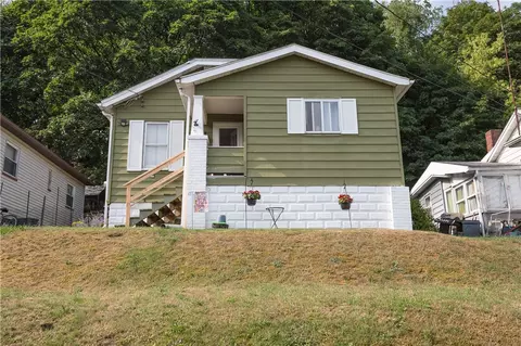 223 Bryant St, Vandergrift, PA 15690
