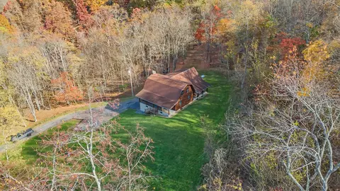 92 Urquhart Rd, Scenery Hill, PA 15360