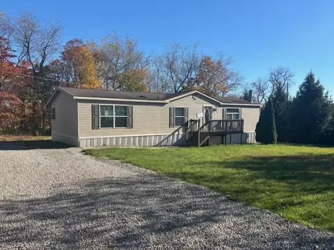 112 Haylees Ln, Butler, PA 16002