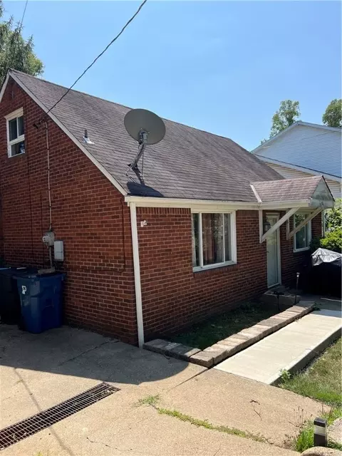 136 Orchard Dr, Penn Hills, PA 15235