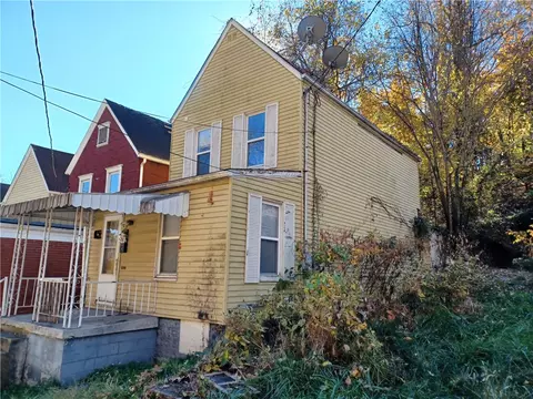 329 3rd St, Donora, PA 15033