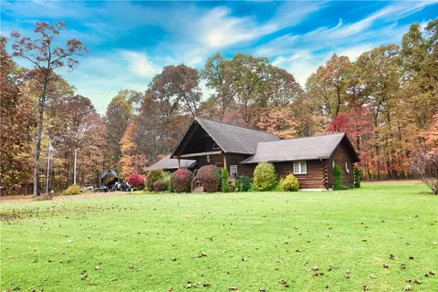 547 Maple, Cranberry, PA 16319