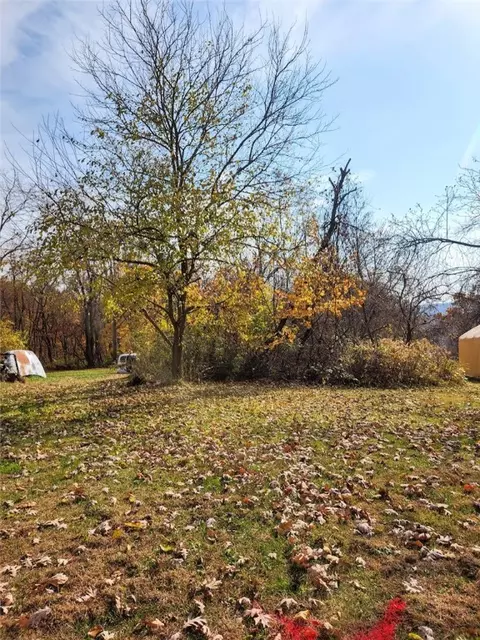 lot Hilltop Dr, Ellwood City, PA 16117