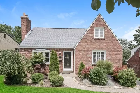 1140 Raven Dr, Pittsburgh, PA 15243