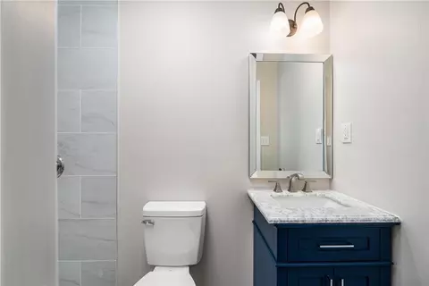 Bath - 2706 Front St, Monaca, PA 15061 photo 1 of 3