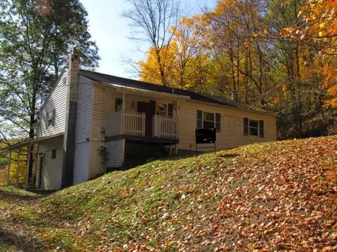 201 Phillips Rd, Clarksburg, PA 15725