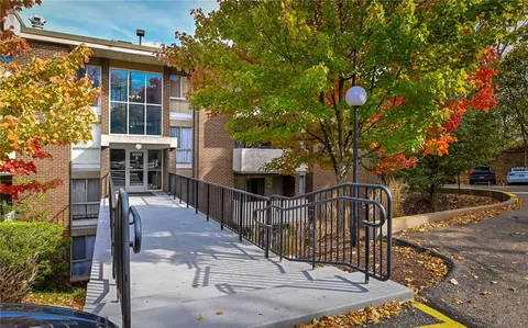 3208 Charlemagne Cir, Pittsburgh, PA 15237