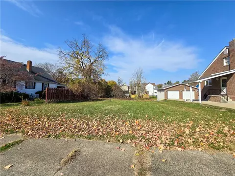 14 E Madison St, Latrobe, PA 15650