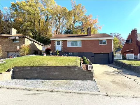 4939 Young Dr, Pittsburgh, PA 15227