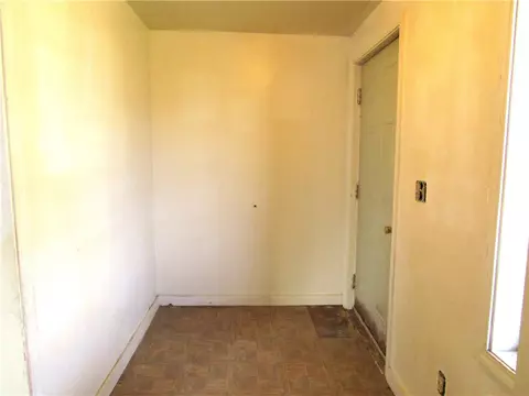 Entry Way - 314 316 Spruce St, Vandergrift, PA 15690 photo 2 of 2