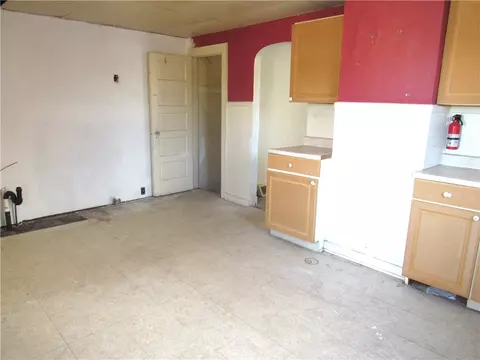 Kitchen - 314 316 Spruce St, Vandergrift, PA 15690 photo 3 of 3